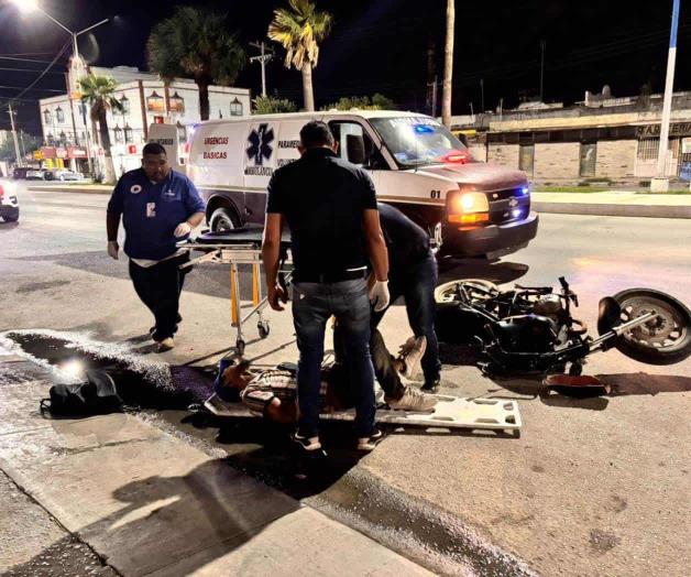 Arrolla veloz vehículo a un motociclista Arrolla veloz vehículo a un motociclista