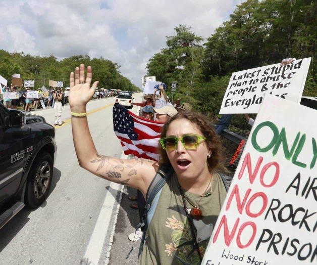 Bloquean manifestantes la carretera 4l de Florida