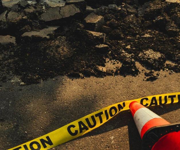 Cierran calles para reparar red sanitaria