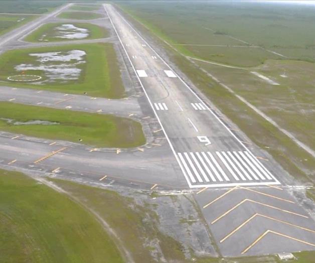 Trump visita nuevo centro de detención de inmigrantes en Florida Trump visita nuevo centro de detención de inmigrantes en Florida