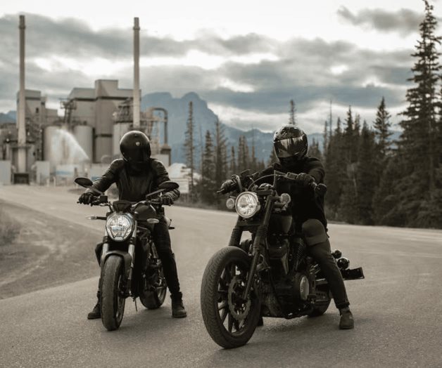 Menores de edad deben portar este permiso para conducir moto Menores de edad deben portar este permiso para conducir moto