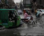 Intensas lluvias en Pakistán dejan 46 muertos y una familia devastada