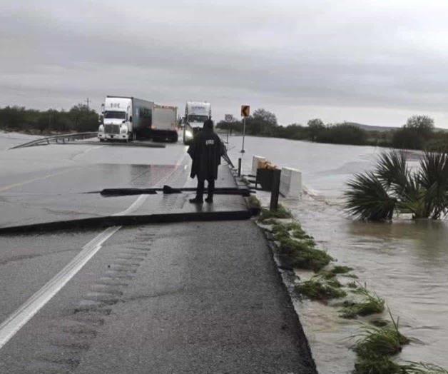 Cierran tramos carreteros en zona centro-sur de Tamaulipas por lluvias e inundaciones