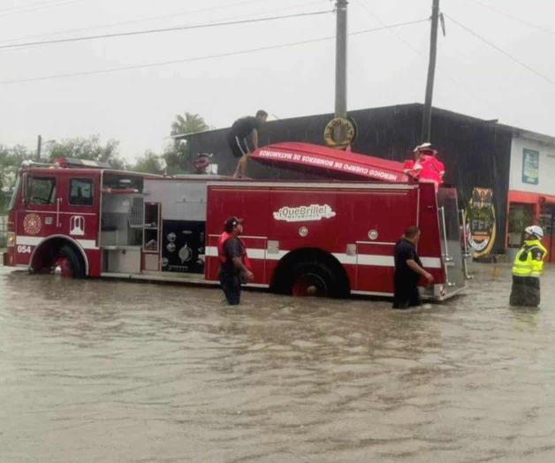Buscan a hombre que arrastró corriente a canal en Tamaulipas Buscan a hombre que arrastró corriente a canal en Tamaulipas