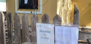 Hallan cadáver enterrado en patio de vivienda en Riveras del Carmen