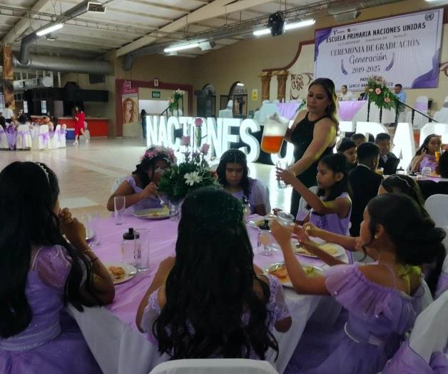 Masiva intoxicación en la cena de graduación Masiva intoxicación en la cena de graduación