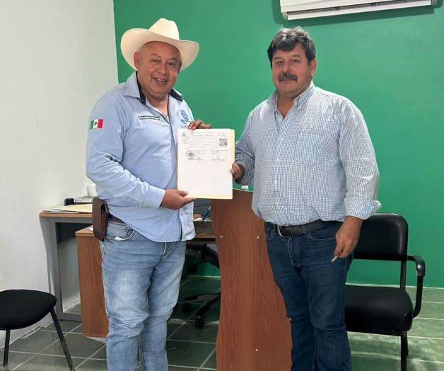 Entregan di&eacute;sel a los productores