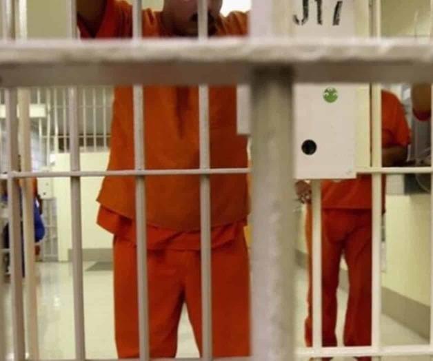 Recibe 57 meses de cárcel por la posesión de armas Recibe 57 meses de cárcel por la posesión de armas