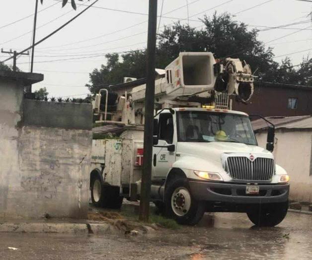 Arden postes en la Paraíso