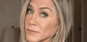 Hombre es estafado por una falsa Jennifer Aniston