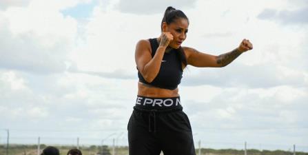Mariana Juárez #LaBarby, ex campeona mundial de box, se encuentra en #Reynosa para realizar un entrenamiento en el Centro de Alto Rendimiento y posteriormente dará una plática motivacional.