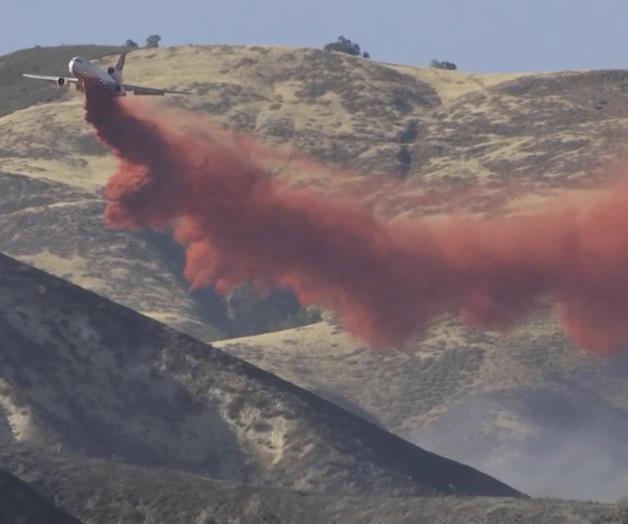 Crece incendio de California