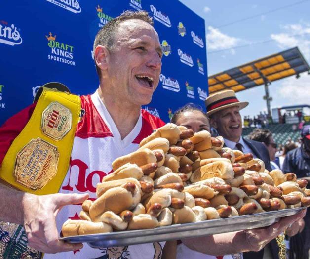 Miki Sudo y Patrick Bertoletti destacan en competencia de hot dogs del 4 de julio Miki Sudo y Patrick Bertoletti destacan en competencia de hot dogs del 4 de julio