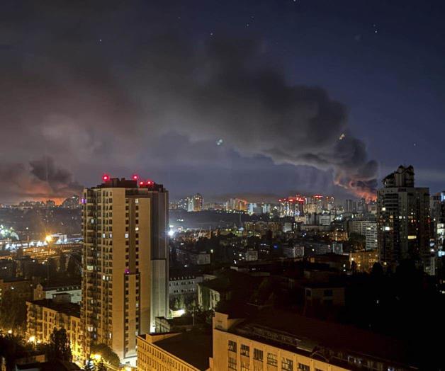 Ataque a&eacute;reo de Rusia sacude Kiev en escalada del conflicto