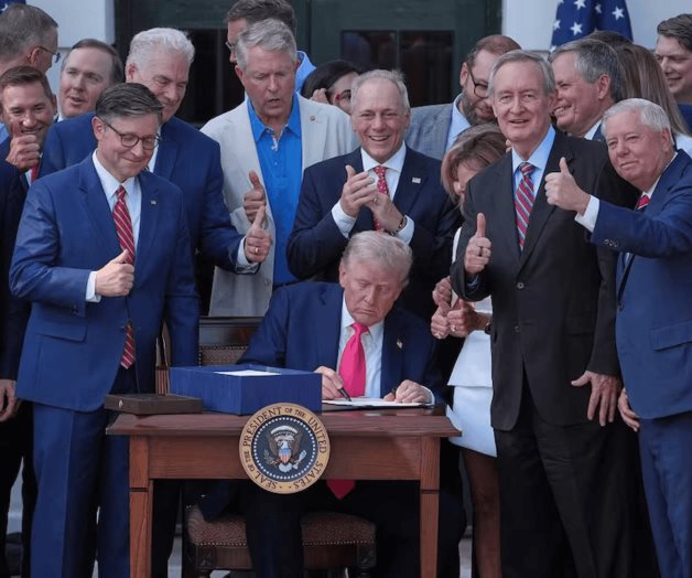 Trump dice que agentes del ICE defienden soberanía y libertad Trump dice que agentes del ICE defienden soberanía y libertad