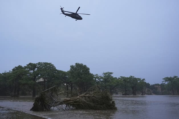 Al menos 14 menores, entre los 37 muertos por inundaciones repentinas en Texas