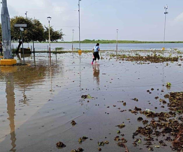 Se desborda la Laguna de Champayán Se desborda la Laguna de Champayán