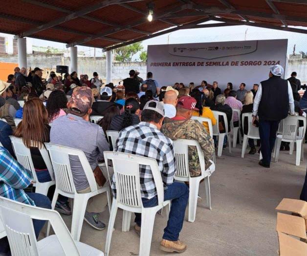 Salen productores en defensa de cosechas Salen productores en defensa de cosechas