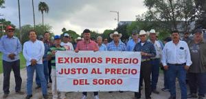 Bloquean campesinos el Puente Internacional Reynosa -Pharr