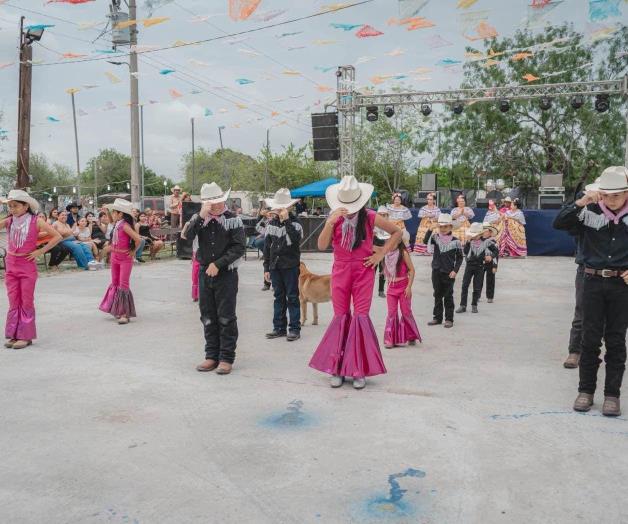 Festejan al ejido  Aquiles Serdán