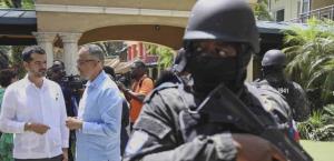 Pandillas incendian el famoso Hotel Oloffson en Haití