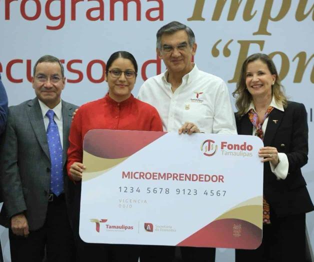 Entrega gobernador apoyos a empresas Entrega gobernador apoyos a empresas
