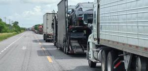 Campesinos cumplen más de 24 horas bloqueando la carretera Victoria–Matamoros