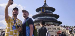 China amplía la entrada sin visa a más de 70 países para atraer turistas