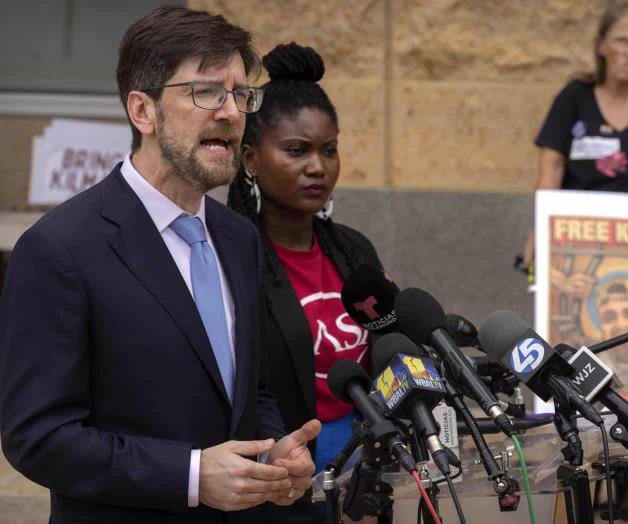 Intentar&aacute; EU deportar a &Aacute;brego Garc&iacute;a antes de su juicio: abogado