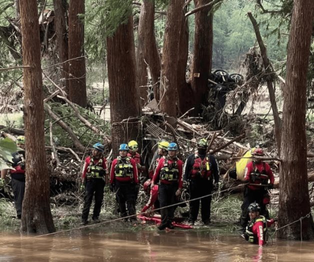 Rescatistas de Coahuila se unen a labores de rescate en Texas