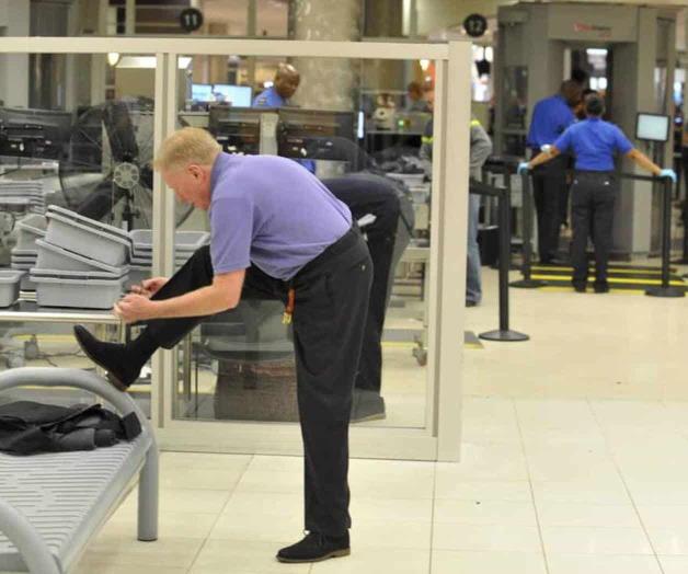 La TSA considera eliminar el control de zapatos en aeropuertos de EEUU
