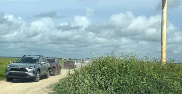 Rompen traileros bloqueo carretero