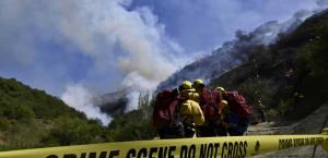 Adolescente de 13 años arrestado por provocar incendio forestal en California