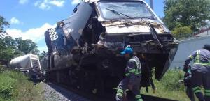 Choca Tren Interoceánico  con tráiler en Tabasco