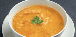 Receta de caldo de arroz con la sazón de Doña Ángela