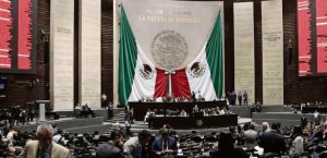 Cofepris debe regular colorantes en productos para niños: Congreso