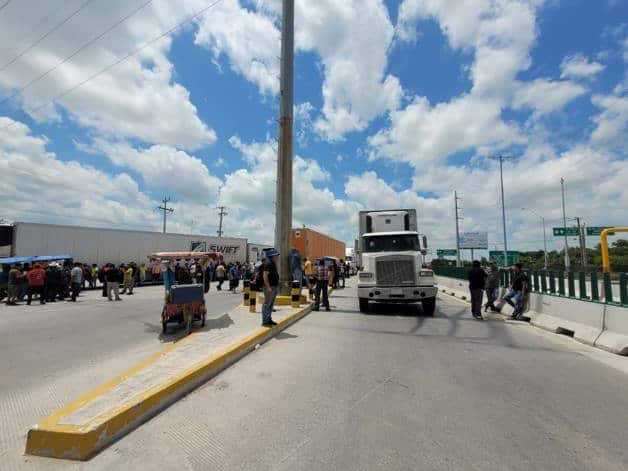 Otra vez bloquean Puente Fronterizo Reynosa-Pharr
