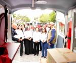 Alcaldesa entrega nueva ambulancia