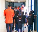 Reciben a niños de casa hogar en campamento deportivo