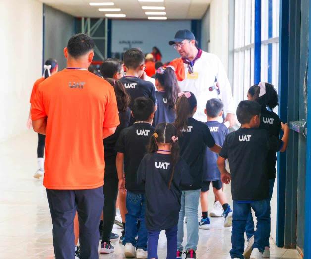 Reciben a niños de casa hogar en campamento deportivo Reciben a niños de casa hogar en campamento deportivo