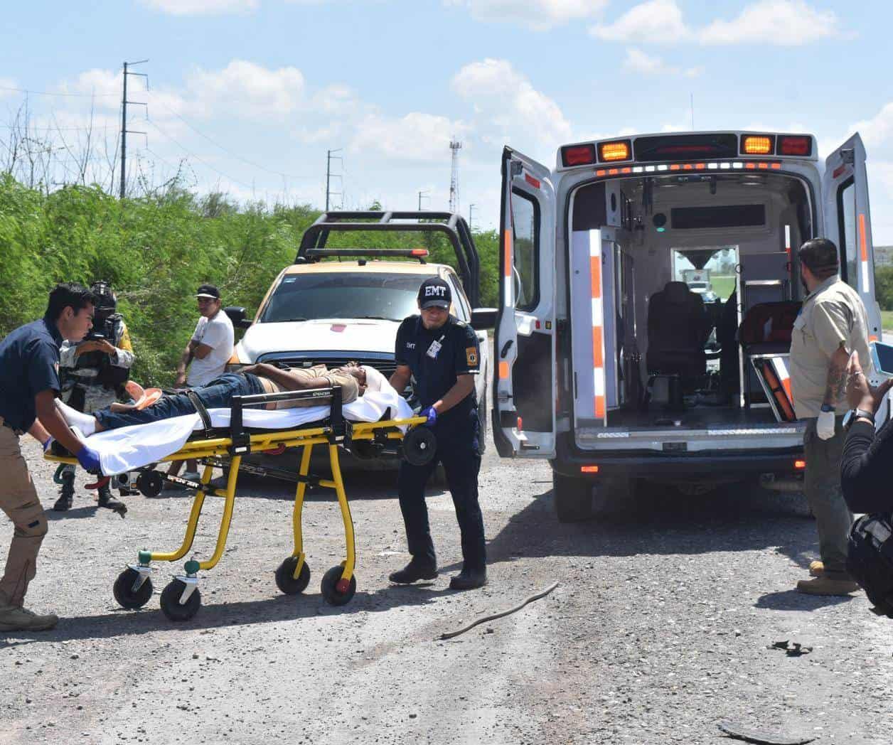 Choca camioneta contra un tráiler