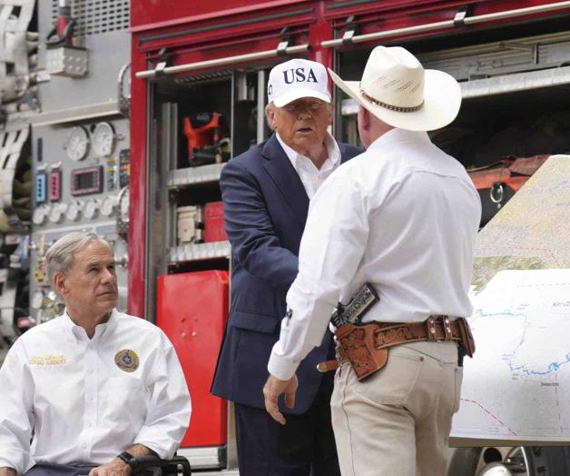 Trump visita zonas afectadas por inundaciones en Texas Trump visita zonas afectadas por inundaciones en Texas