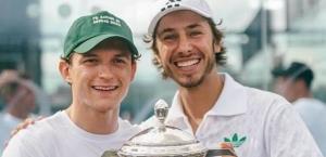 Tom Holland y Juanpa Zurita triunfan en torneo de pádel en Londres