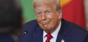 Trump anuncia aranceles del 35% a Canadá