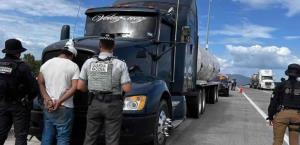 Detienen a chofer con 30 mil litros de diesel en Jalisco