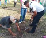 Inician reforestación en Nuevo Amanecer