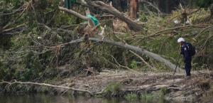 Suspenden búsqueda de víctimas de inundaciones en Texas ante advertencias de más lluvia