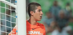 Auxiliar de Pumas se pronunció tras errores de Rodrigo Parra