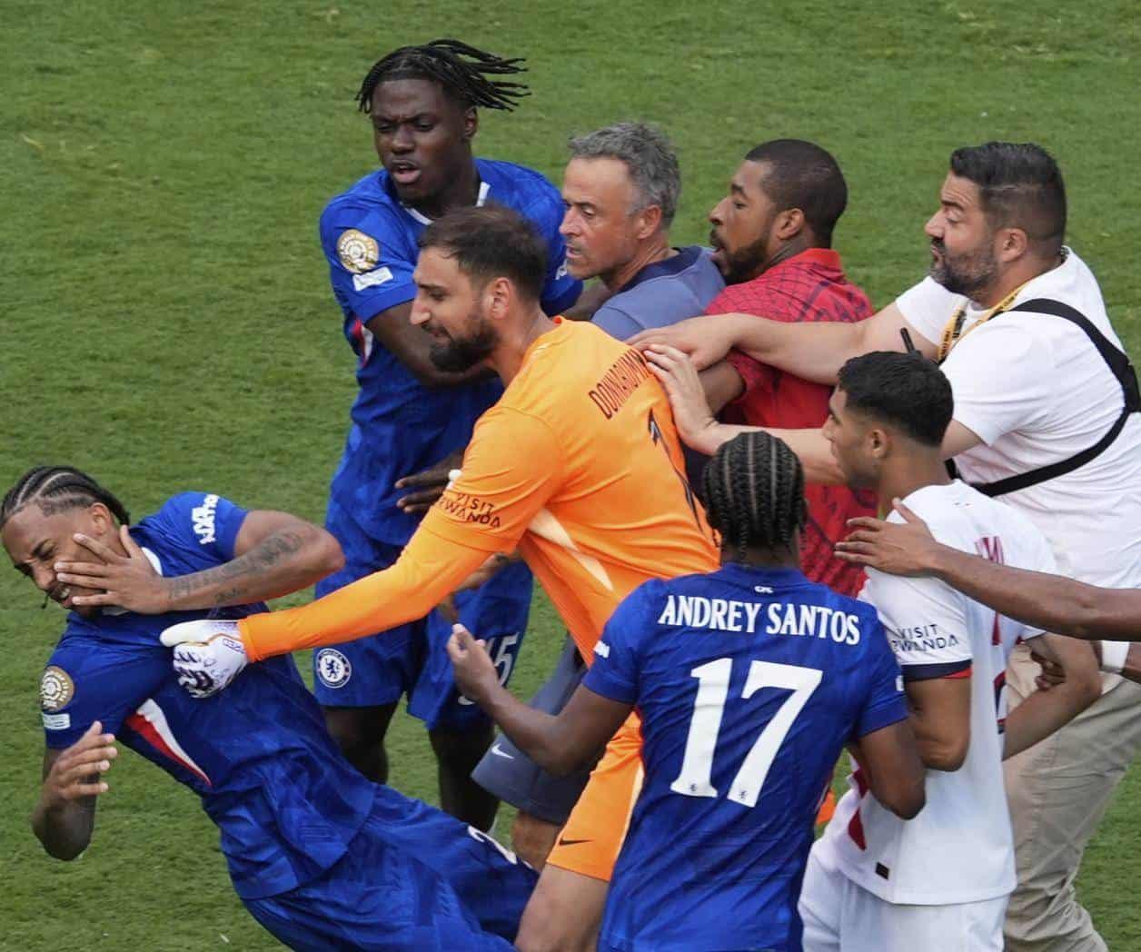 Altercado entre Luis Enrique,  Donnarumma y João Pedro