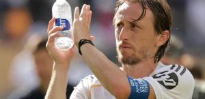 Modric llega a Italia para firmar con el AC Milan